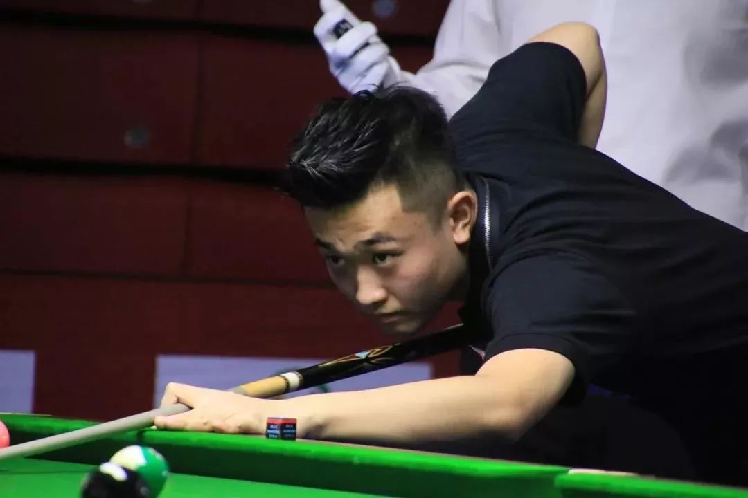 罗马诺变牛马诺直播吧首页被HWG刷屏，但头条还得是滕帅😏