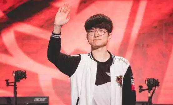 边后卫积极 边后卫积极