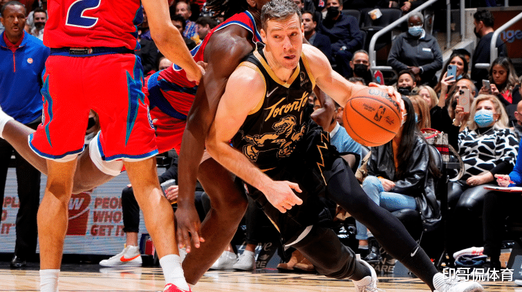 凯恩代表拜仁出战57场德甲联赛，已经打进58球.