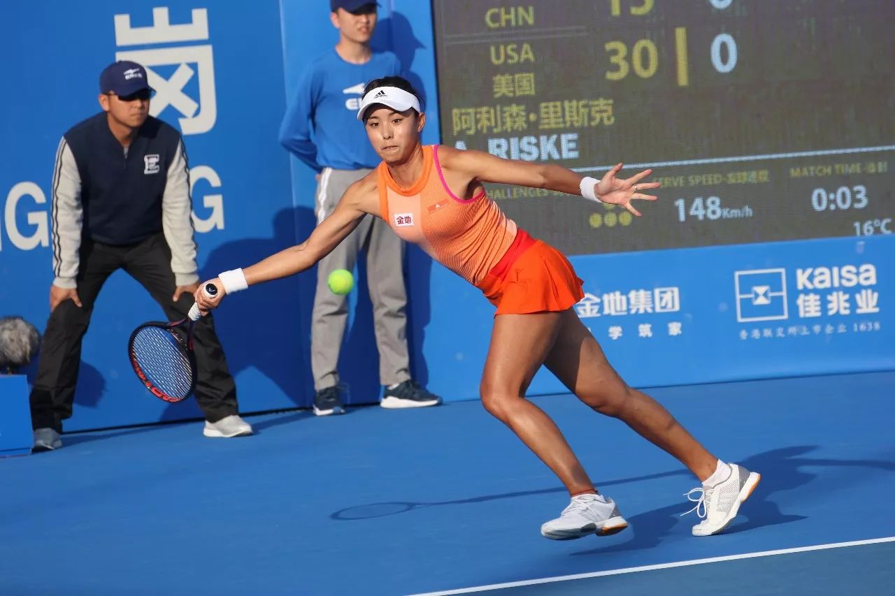 卡佩罗：莱奥在赛后应该去拥抱队友们，他必须改变自己的态度.